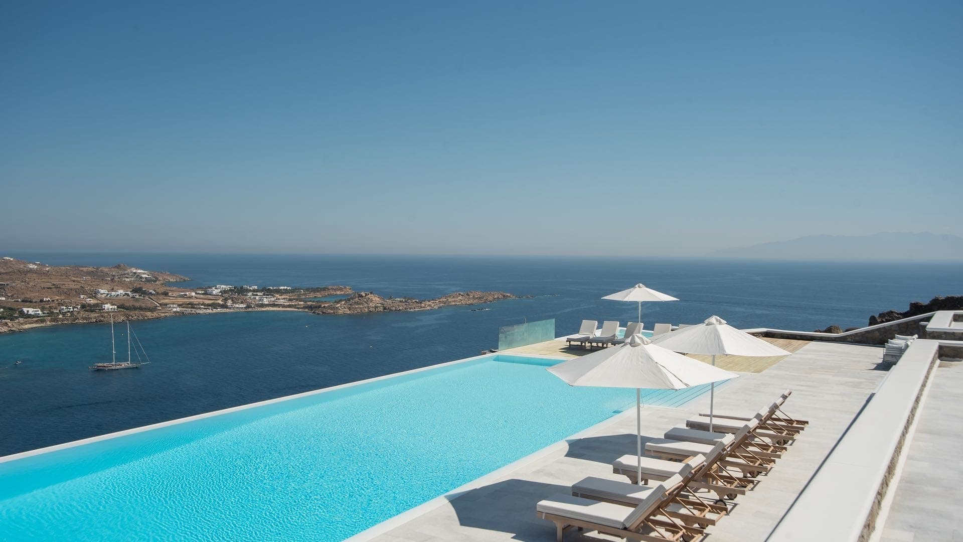 Villa Metis — cliff-edge infinity pool over the Aegean